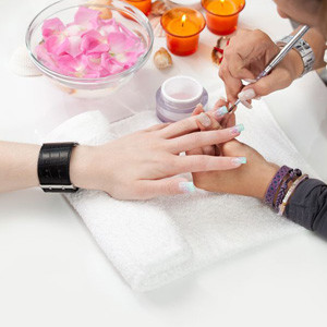 Стоит ли делать наращивание ногтей при беременности? Наращивание ногтей при беременности