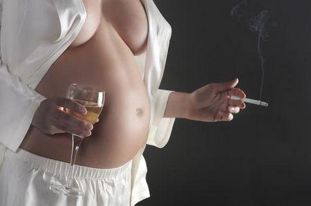 Чем грозят вредные привычки во время беременности? Вредные привычки во время беременности