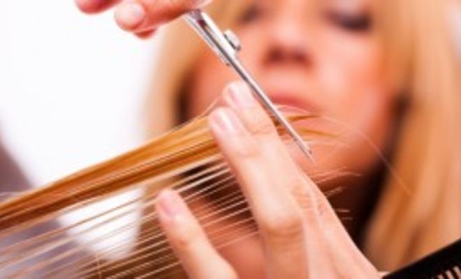 Можно ли стричься во время беременности или страх перед суевериями Можно ли стричься во время беременности - это важный вопрос для любой женщины