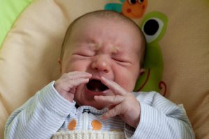 Причин, почема новорожденный плачет, не так уж и много