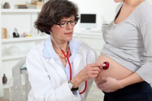 В основном, покалывания в матке при беременности лечения не требуют