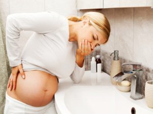 Симптомы отравления при беременности могут быть похожи на обычный токсикоз