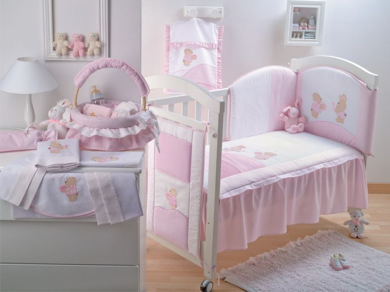 Кроватка для младенца - важный атрибут на начальном этапе его жизни. Выбирайте удобную и практичную модель. 