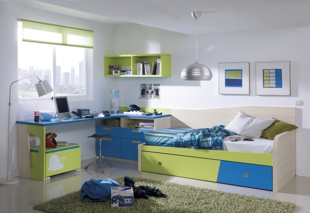 Фото: спальня для мальчиков, оформленная в пастельных тонах