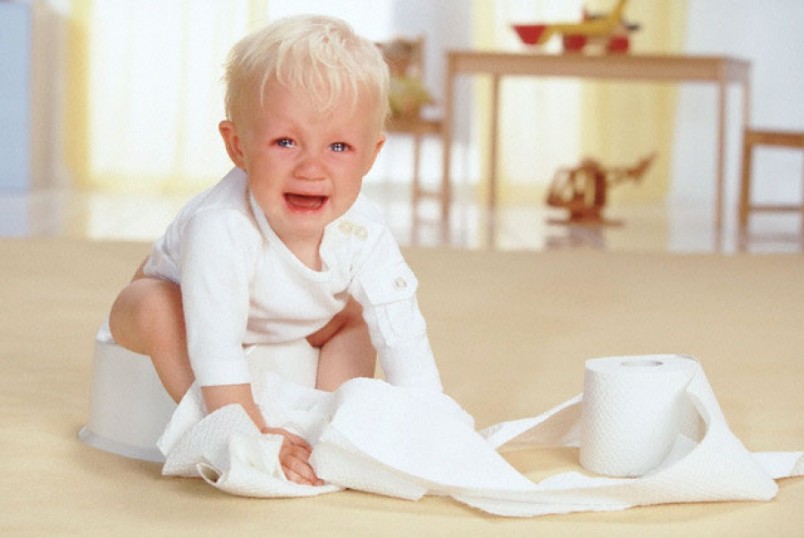 Для сохранения нормального водно-солевого баланса в организме ребенка в случае поноса необходимо немедленно начать лечение. 