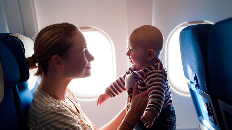 До какого возраста дети летают бесплатно на самолете