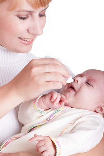 Как вылечить простуду у грудного ребенка