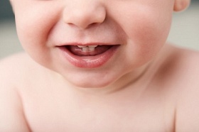 Когда у ребенка режутся зубы
