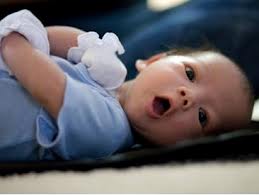 почему икает новорожденный малыш после кормления