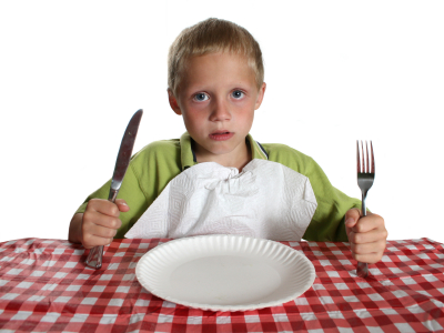 Не старайтесь кормить ребенка только вкусными продуктами