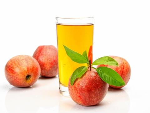 Яблочный компот – полезный и вкусный напиток для грудничка