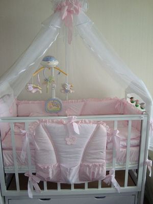 Крепление для балдахина на детскую кроватку — как повесить, одеть: видео