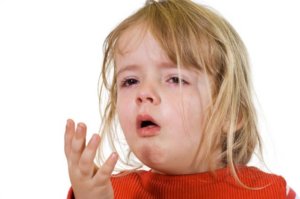 Чтобы лечить лающий кашель у ребенка, лучше использовать лекарства в виде сиропов