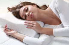 Как правильно спать на ортопедической подушке и обычной