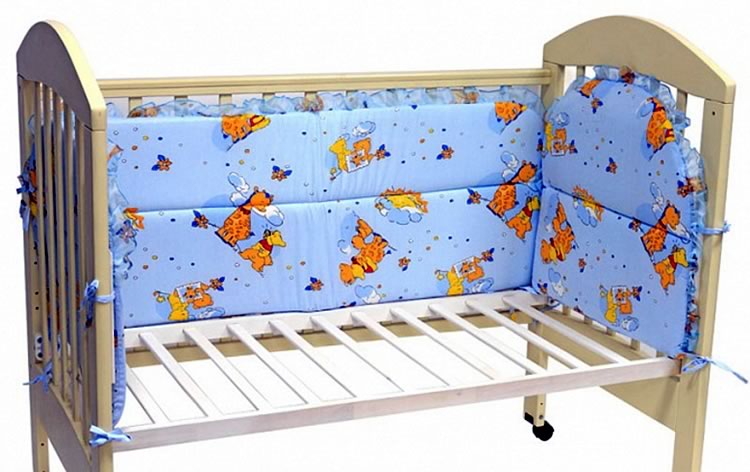 Бампер на кроватку