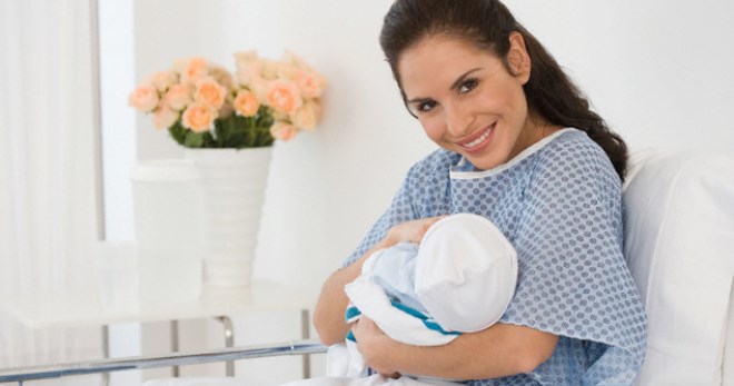 Нет месячных после родов: причины задержки при грудном и искусственном вскармливании