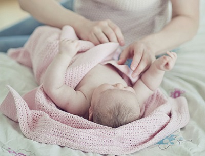 Как ухаживать за новорожденным в первый месяц