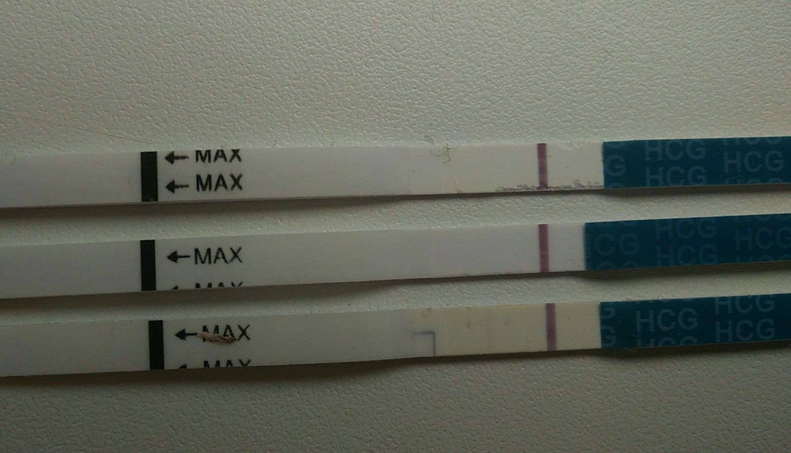 4 теста на беременность отрицательные. Отрицательный тест при беременности. Отрицательный тест на беременность. Отрицательный тест. Задержка тест отрицательный.