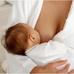 Как следует поступать если болит грудь во время кормления ребенка