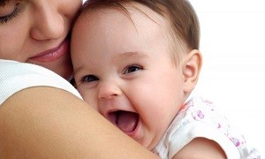 Ребенок в 8 месяцев активно проявляет эмоции