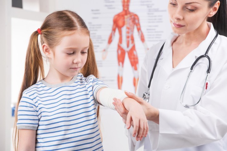 Симптомы столбняка у ребенка — как быстро начинают проявляться первые признаки после пореза?