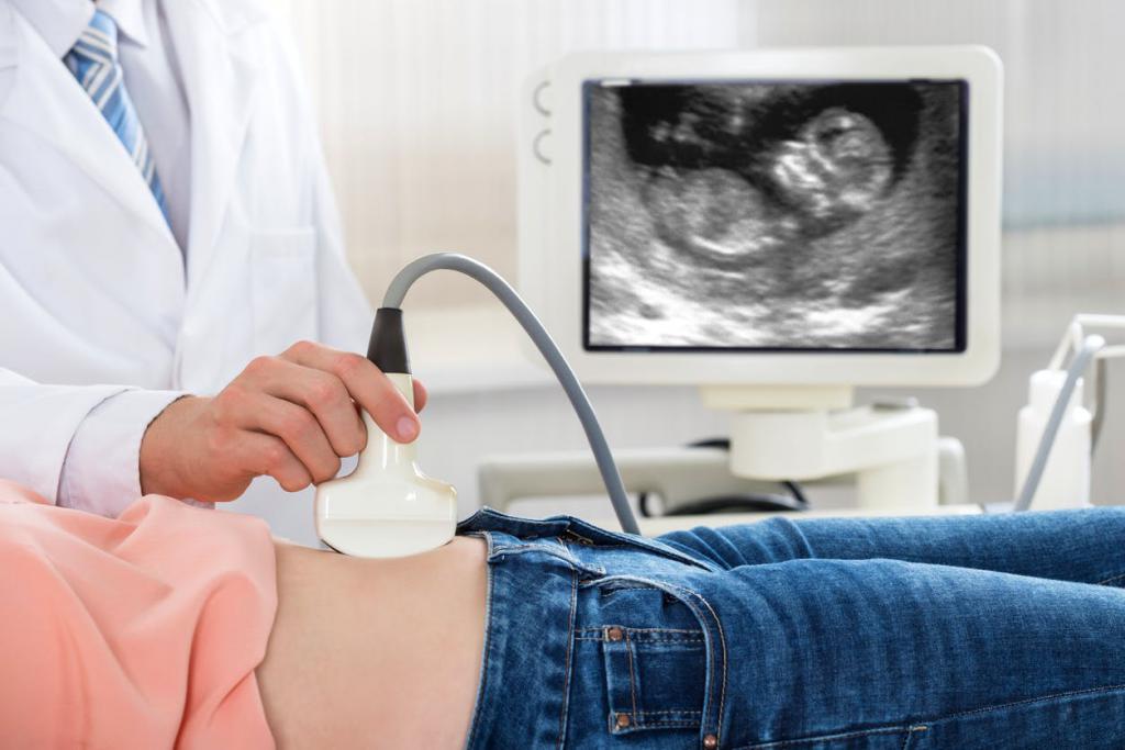 Водянистые выделения при беременности на ранних сроках, во втором и третьем триместрах