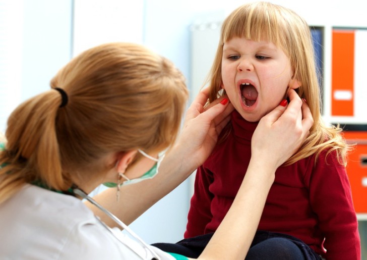 Антибиотики при стоматите у детей: лечение Флемоксином, Амоксиклавом и другими препаратами