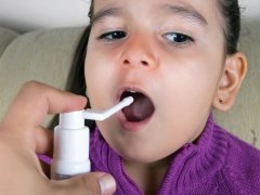 Спрей для горла для детей до года: ассортимент