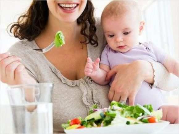 Несоблюдение мамочкой диеты и режима питания