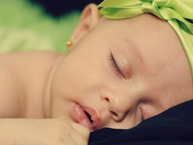 Ребенку 2 недели: развитие, что должен уметь новорожденный, режим дня малыша