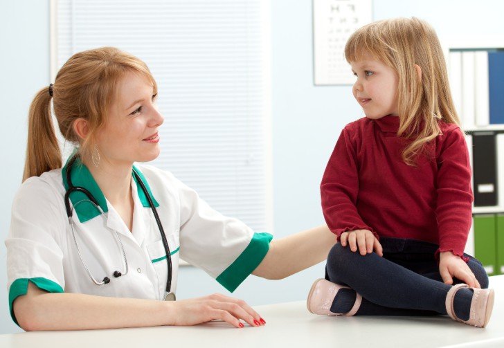 Выделения у девочек от 3 лет: причины и лечение в разном возрасте