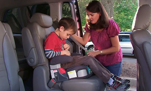 Автомобильный бустер: с какого возраста можно использовать его?