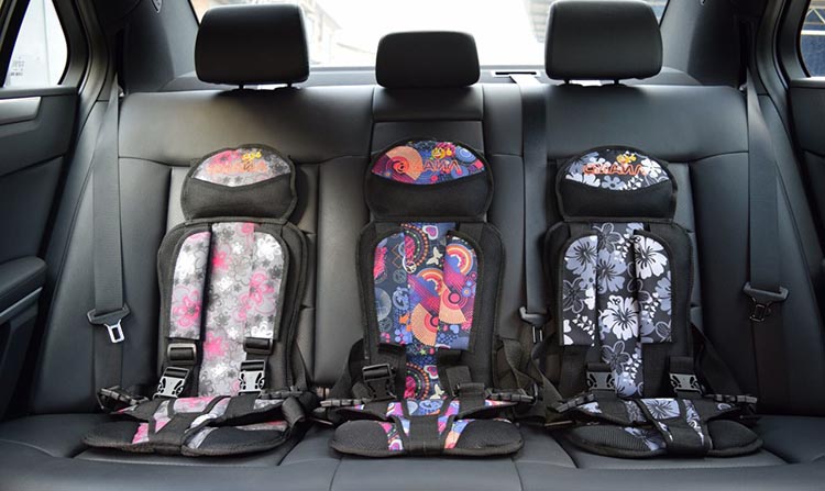 Бескаркасное детское автокресло: с какого возраста, разрешено ли ГИБДД?