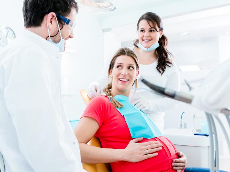 Болит зуб при беременности: что делать, как обезболить, на каком сроке можно лечить?