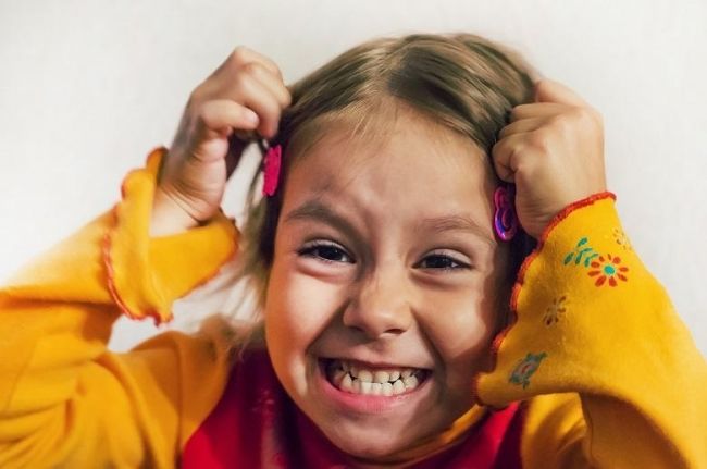 Истерики у ребенка 2-3 года: советы Комаровского и детского психолога — что делать?