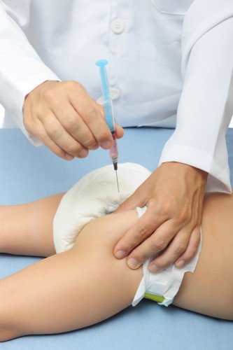 Как детям делают уколы в попу, можно ли научиться ставить самому в домашних условиях?