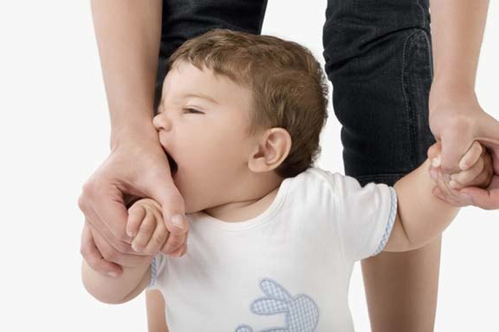 Как отучить ребенка кусаться в 1-2 года: советы психолога, Комаровского