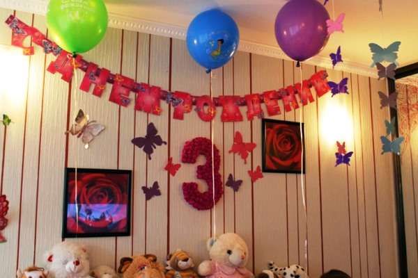 Как украсить комнату к дню рождения ребенка своими руками, чем оформить детскую мальчику и девочке?