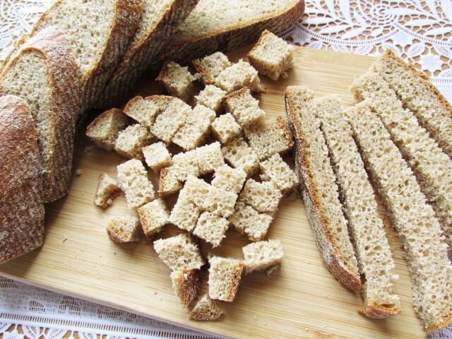 Какой хлеб можно при грудном вскармливании: можно ли мак, хлебцы, сухари, сушки?