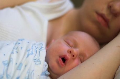 Мало молока у кормящей матери: что делать, чтобы было больше, что нужно кушать?