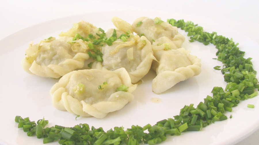 Можно ли кормящей маме пельмени при грудном вскармливании в первый месяц?