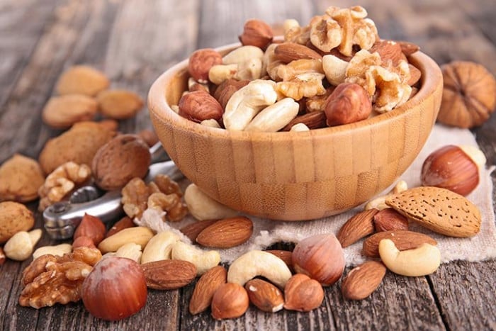 Орехи при грудном вскармливании: грецкие, арахис, миндаль, кешью и кедровые