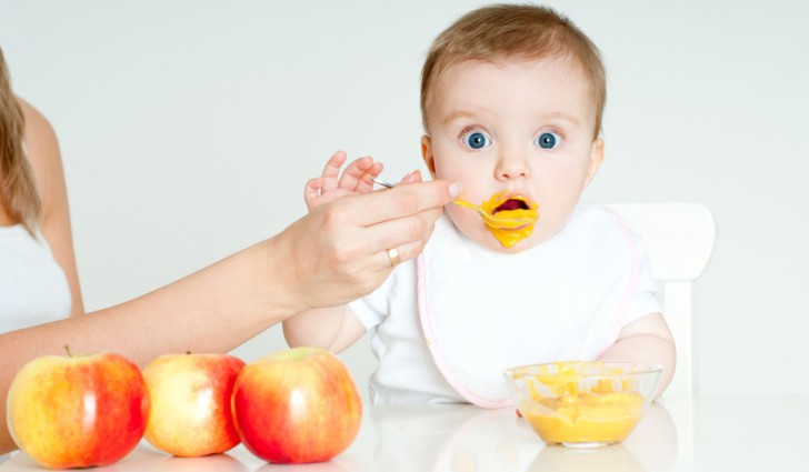 Питание ребенка в 5 месяцев: что можно давать крохе кушать и пить — меню в таблице