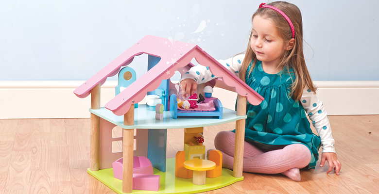 Подарок на 4 года девочке: что подарить ребенку на день рождения?