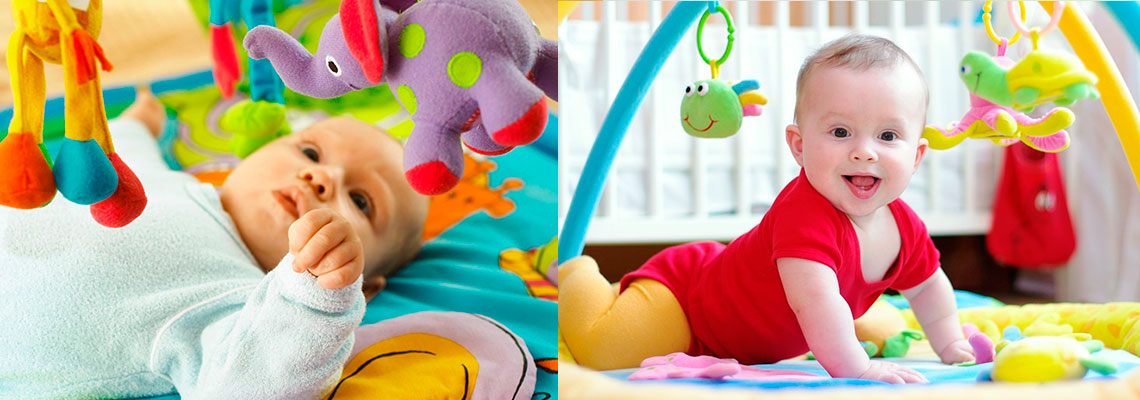 Погремушки для новорожденных на кроватку и в коляску: во сколько месяцев ребенок начинает их держать