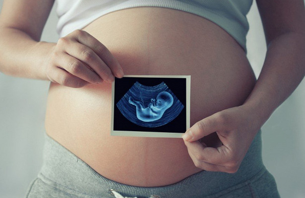 Поликистоз яичников и беременность: возможно ли зачать ребенка, как проходит лечение?