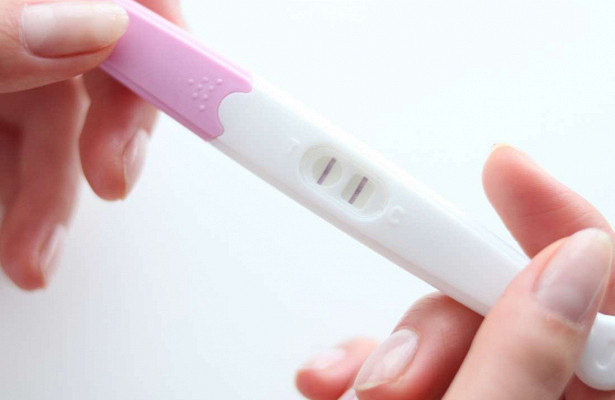 Положительный тест на беременность: как выглядит на ранних сроках, почему дает ложный результат?