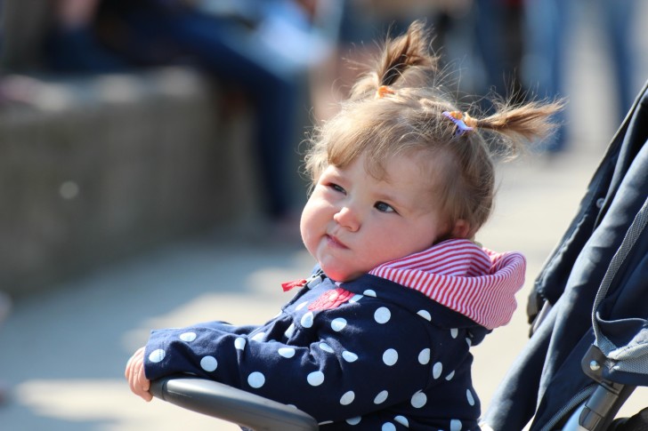 Ребенок в 2-3 года часто психует и капризничает: как бороться с капризами (Комаровский)