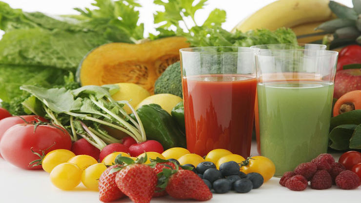 Яблочный сок при грудном вскармливании, березовый и томатный: какие можно маме?