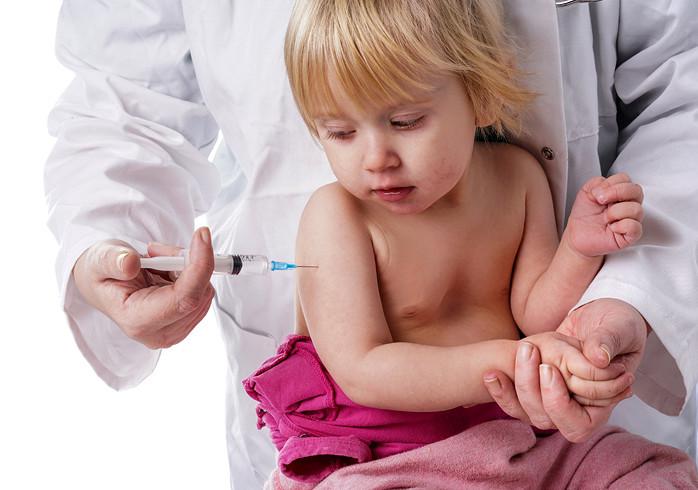 Живая вакцина от полиомиелита и непривитый ребенок — можно ли заразиться в этом случае?
